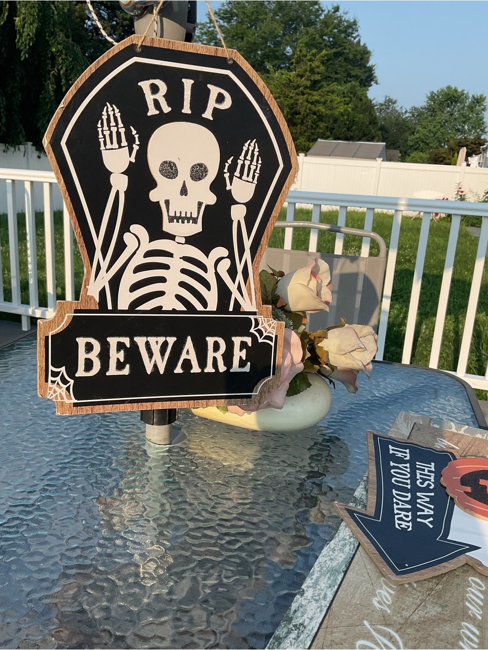Halloween 'RIP BEWARE' Black Skeleton Tombstone Sign - Party Decor